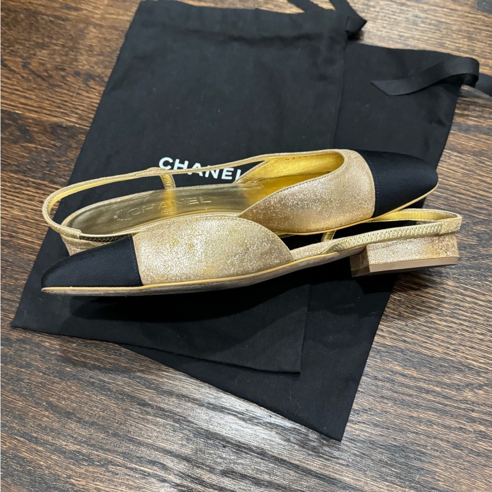 CHANEL Women's Gold and Black Slingbacks size 37.5 - Picture 4 of 5